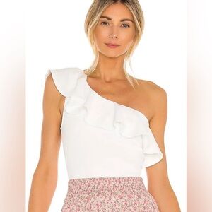 Show Me Your MuMu:Ophelia RuffleBodysuit
Size: M
Slight invisible staining